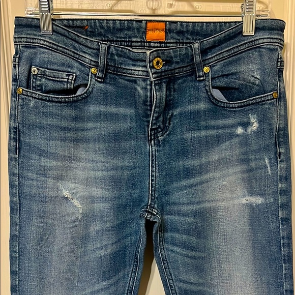 Hugo Boss - Picture 3 of 12